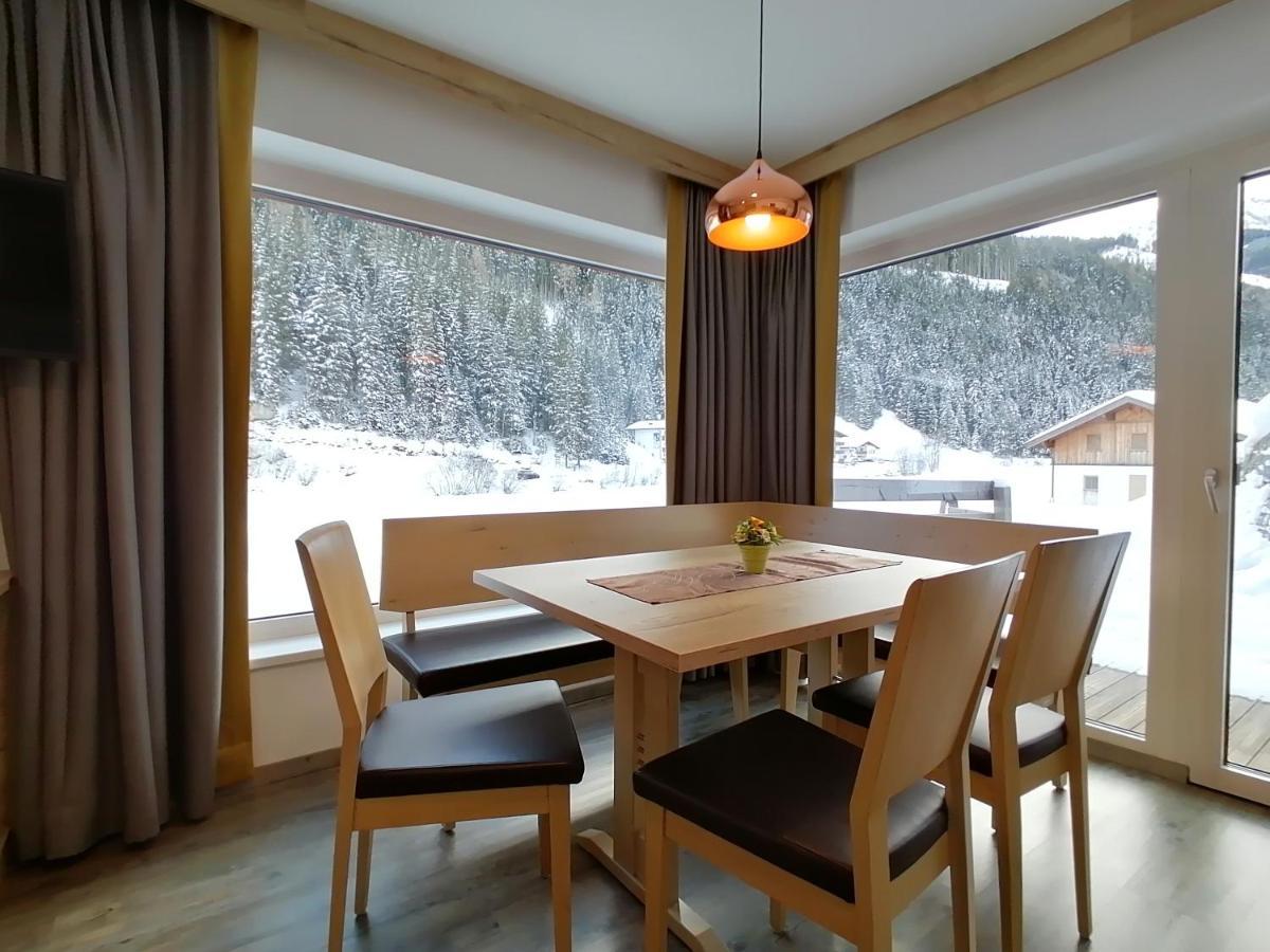 Alps Tux Apartment Bagian luar foto