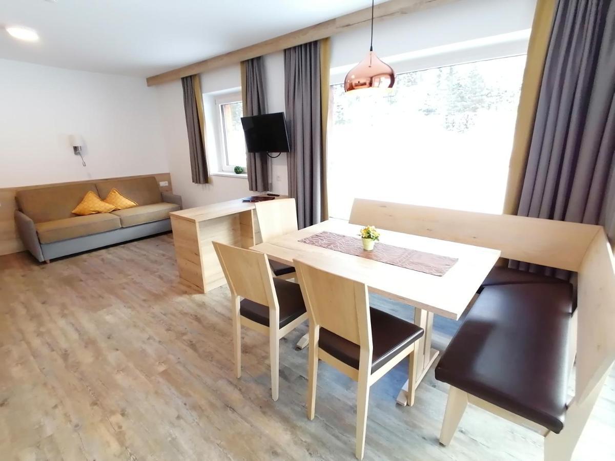 Alps Tux Apartment Bagian luar foto