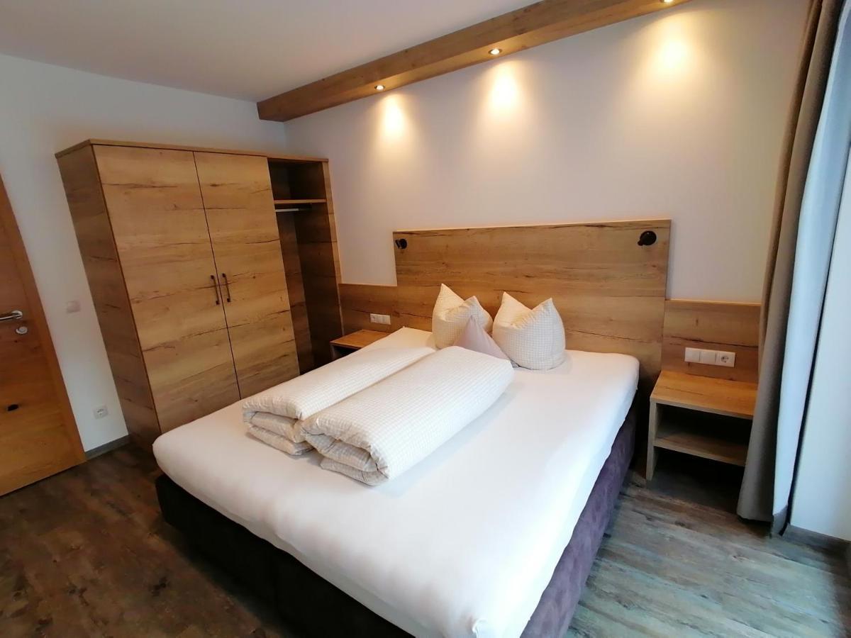 Alps Tux Apartment Bagian luar foto