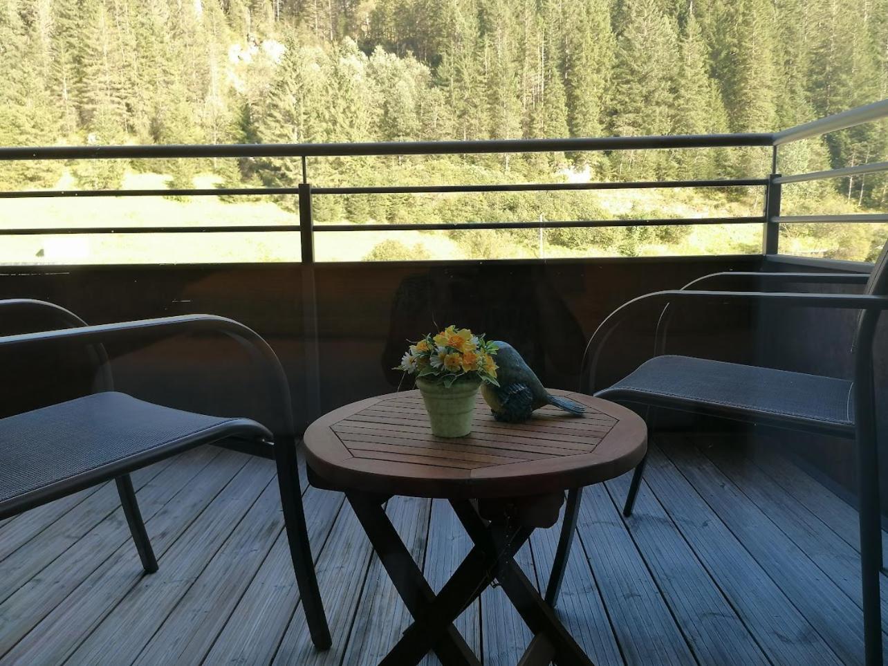 Alps Tux Apartment Bagian luar foto