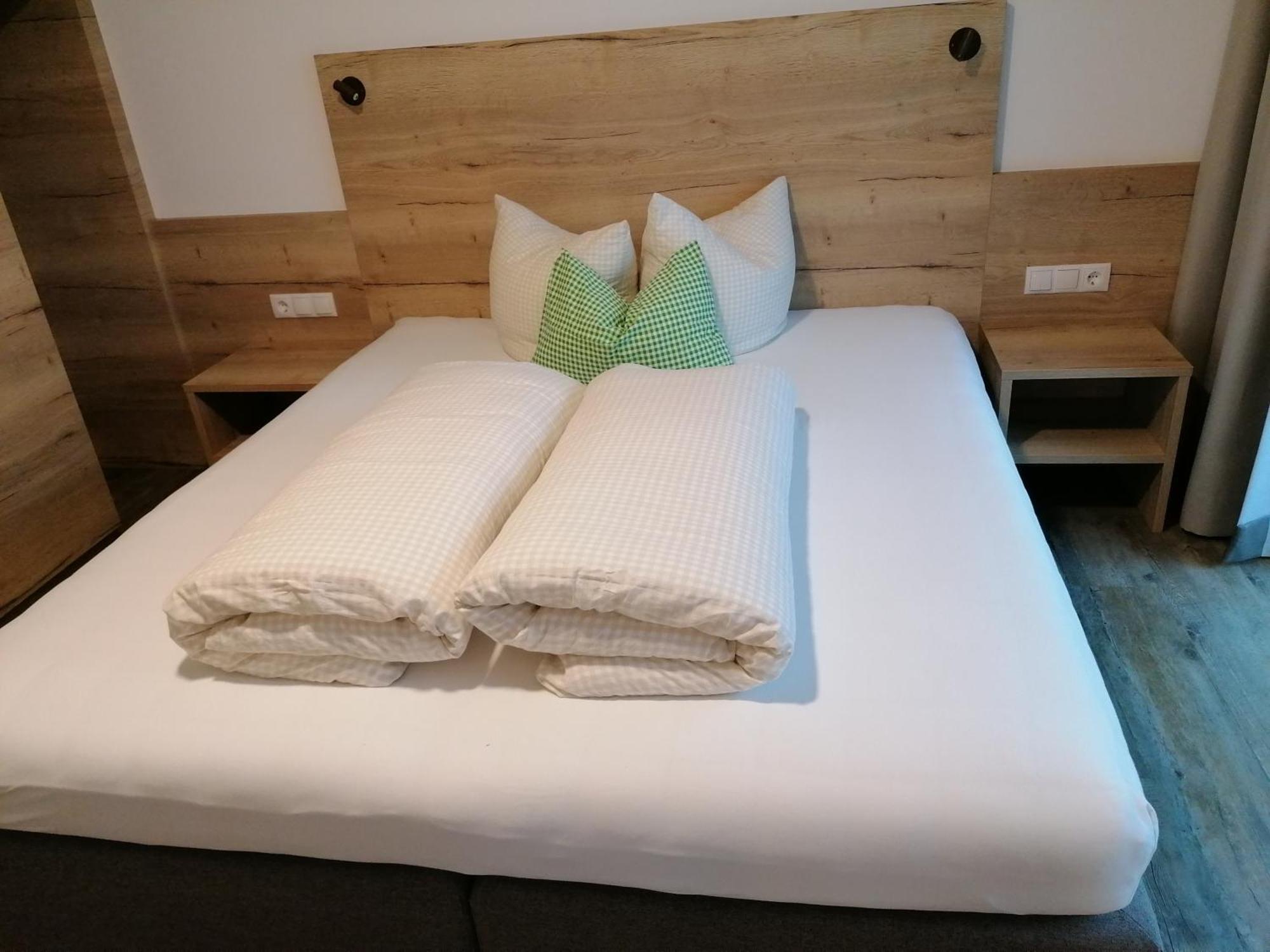 Alps Tux Apartment Bagian luar foto