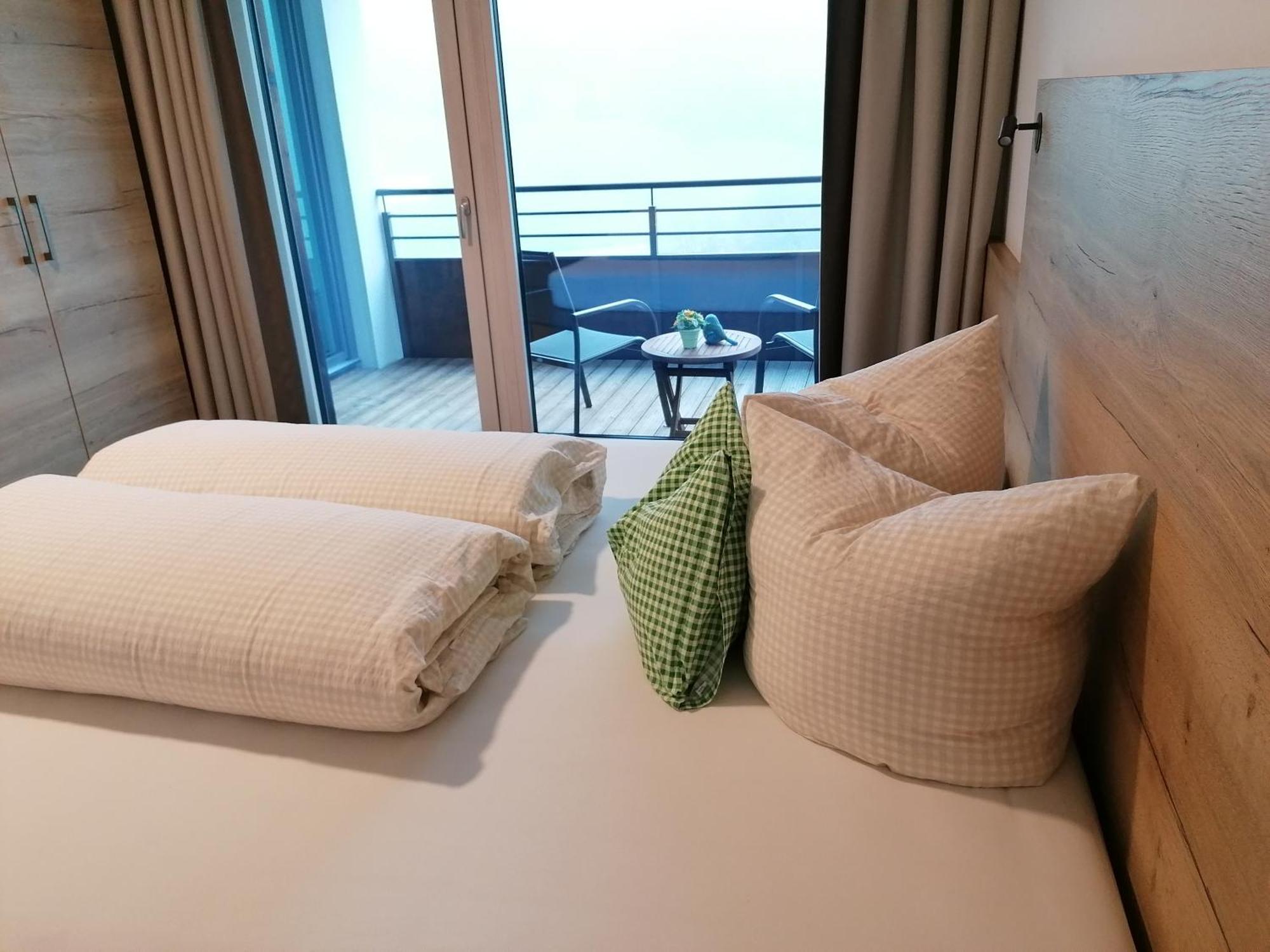 Alps Tux Apartment Bagian luar foto