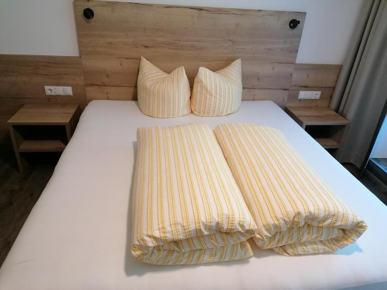 Alps Tux Apartment Bagian luar foto