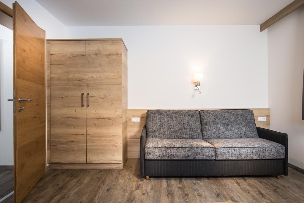 Alps Tux Apartment Bagian luar foto