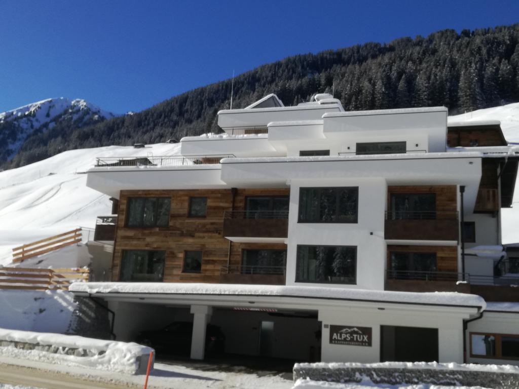 Alps Tux Apartment Bagian luar foto