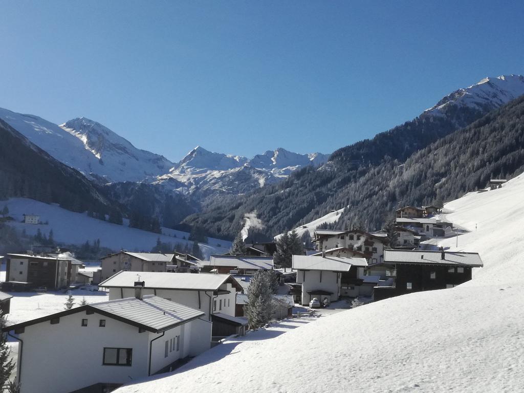 Alps Tux Apartment Bagian luar foto