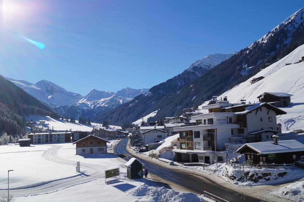 Alps Tux Apartment Bagian luar foto