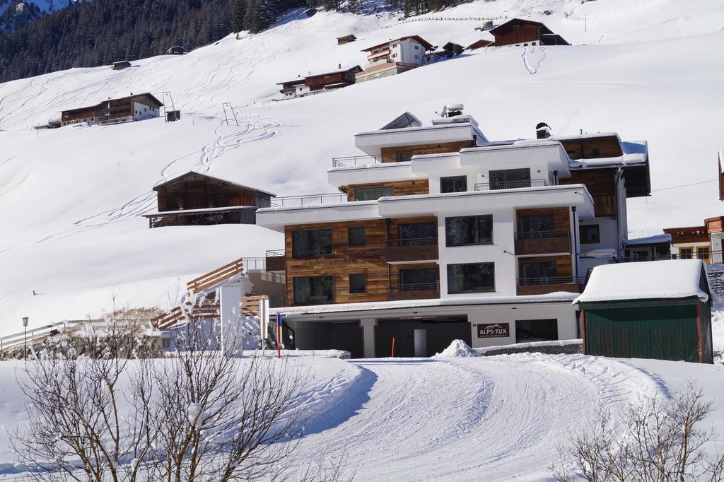 Alps Tux Apartment Bagian luar foto